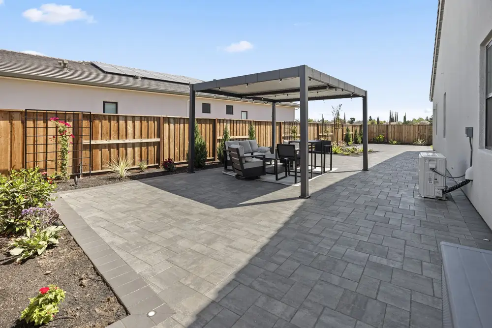Green Lion Pergolas & Pavilions project photo